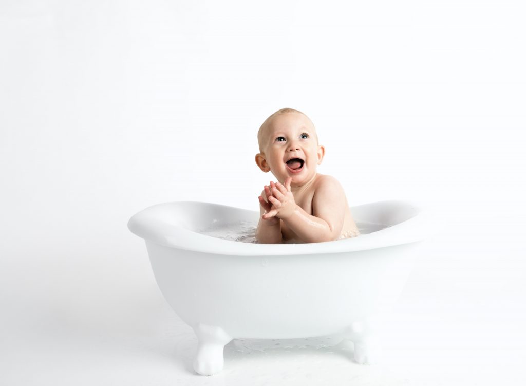how to prevent mess at bath time